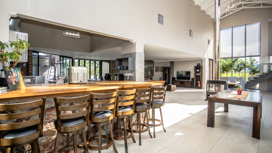 5 Bedroom Property for Sale in The Coves North West